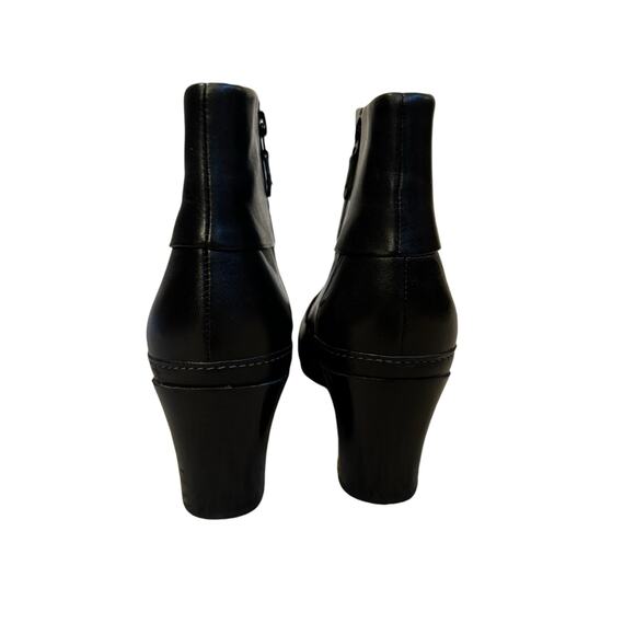 Clarks Black Leather Mika Beth Ankle Boots Minimal 11M Classic Versatile trendy - Picture 9 of 11